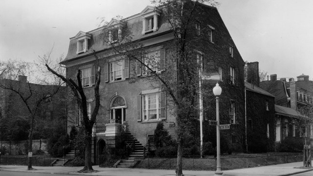 Historic Photo of the Alva Belmont House