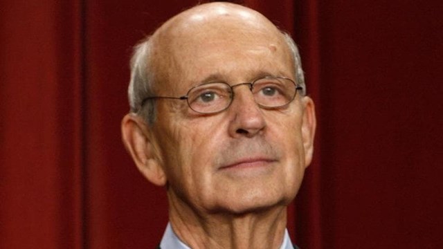 Headshot of US Supreme Court associate Justice Stephen Breyer