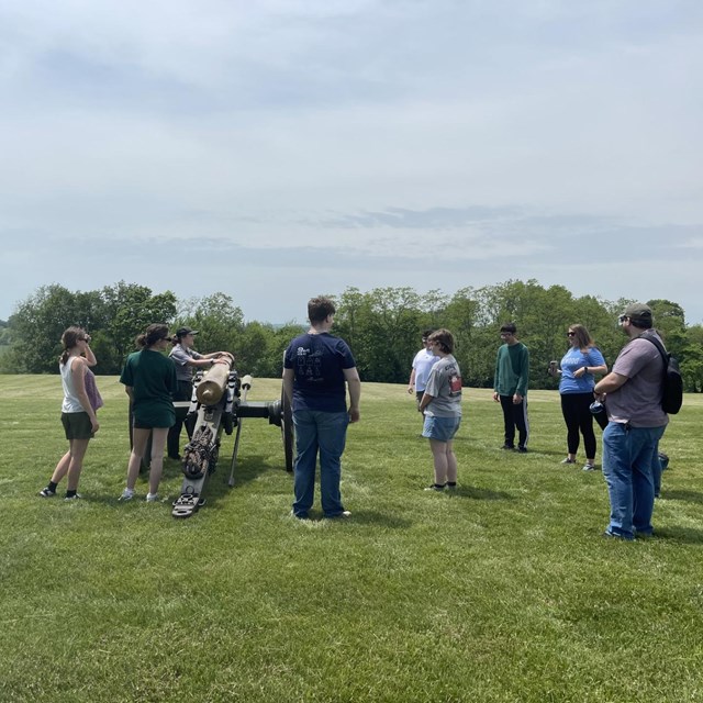 A National Park Service Ranger speaks to students about Civil War artillery.