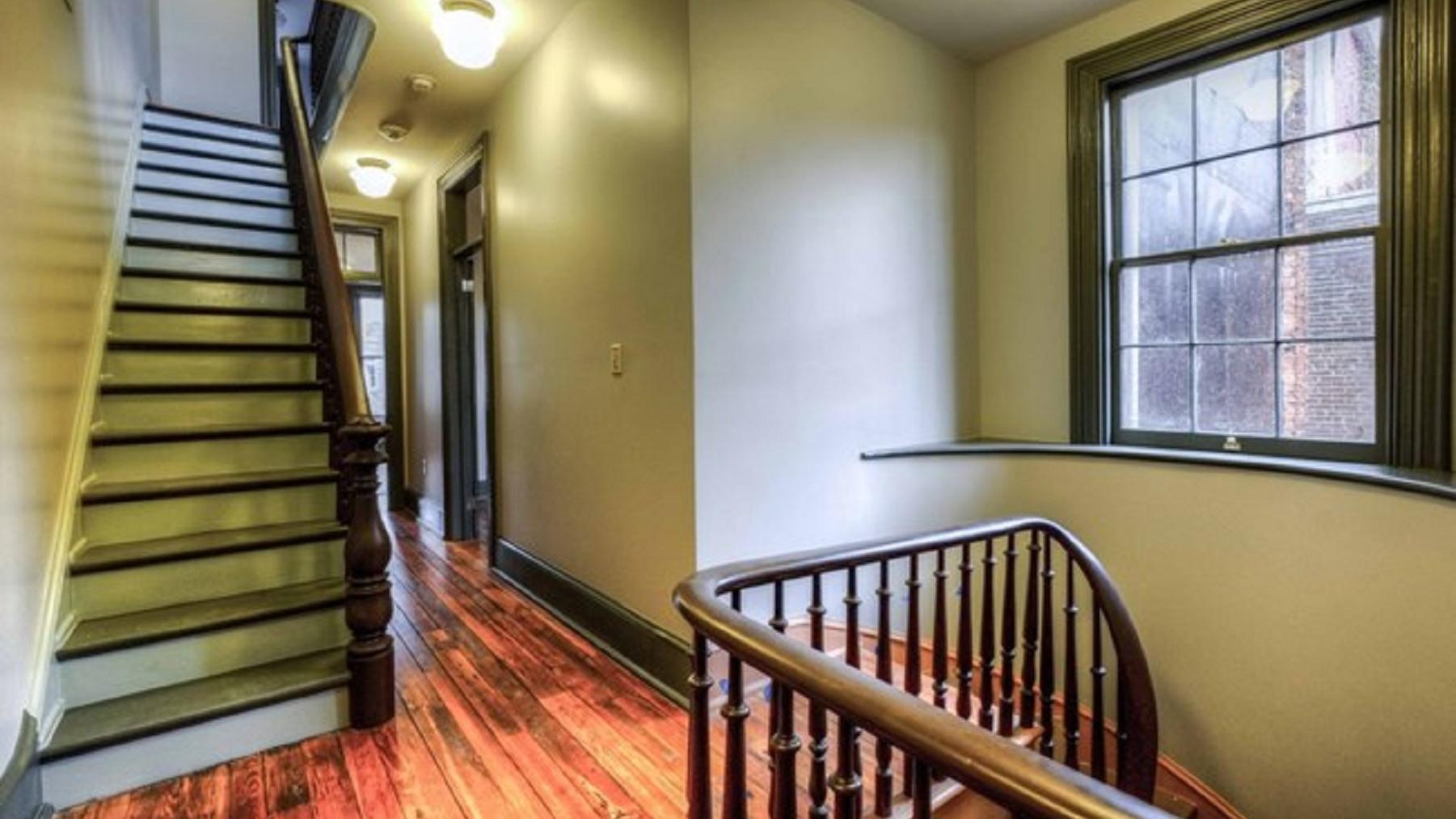 Virtual Tour of the Woodson Home