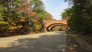 Colonial Parkway