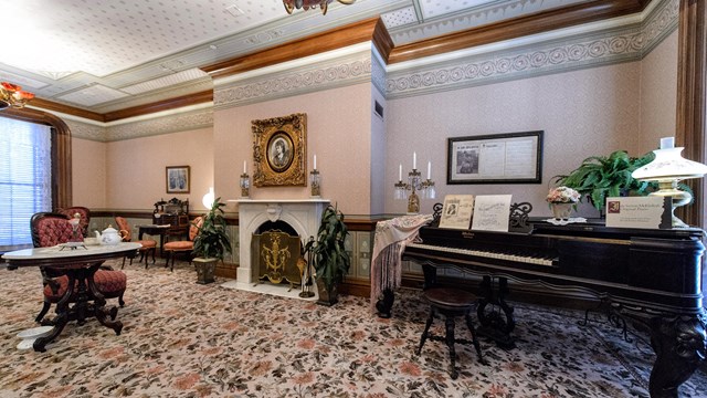 The formal parlor where the Saxtons and McKinleys would greet guest.