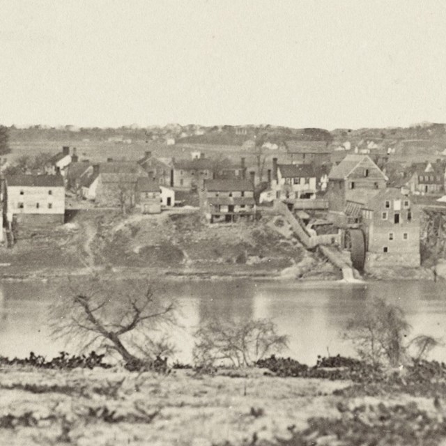 A picture of Fredericksburg across the Rappahannock River.