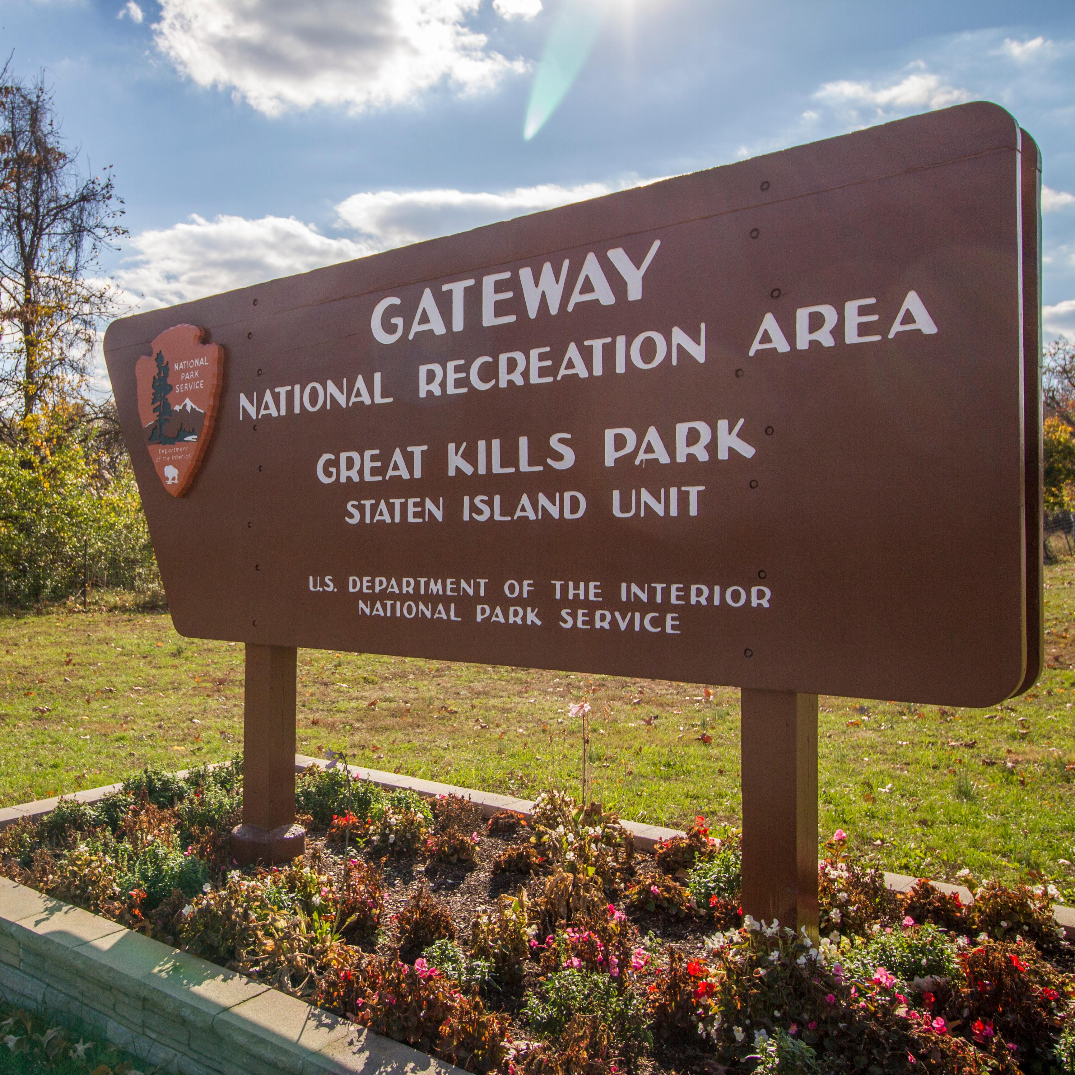 Entrance sign at Great Kills Park