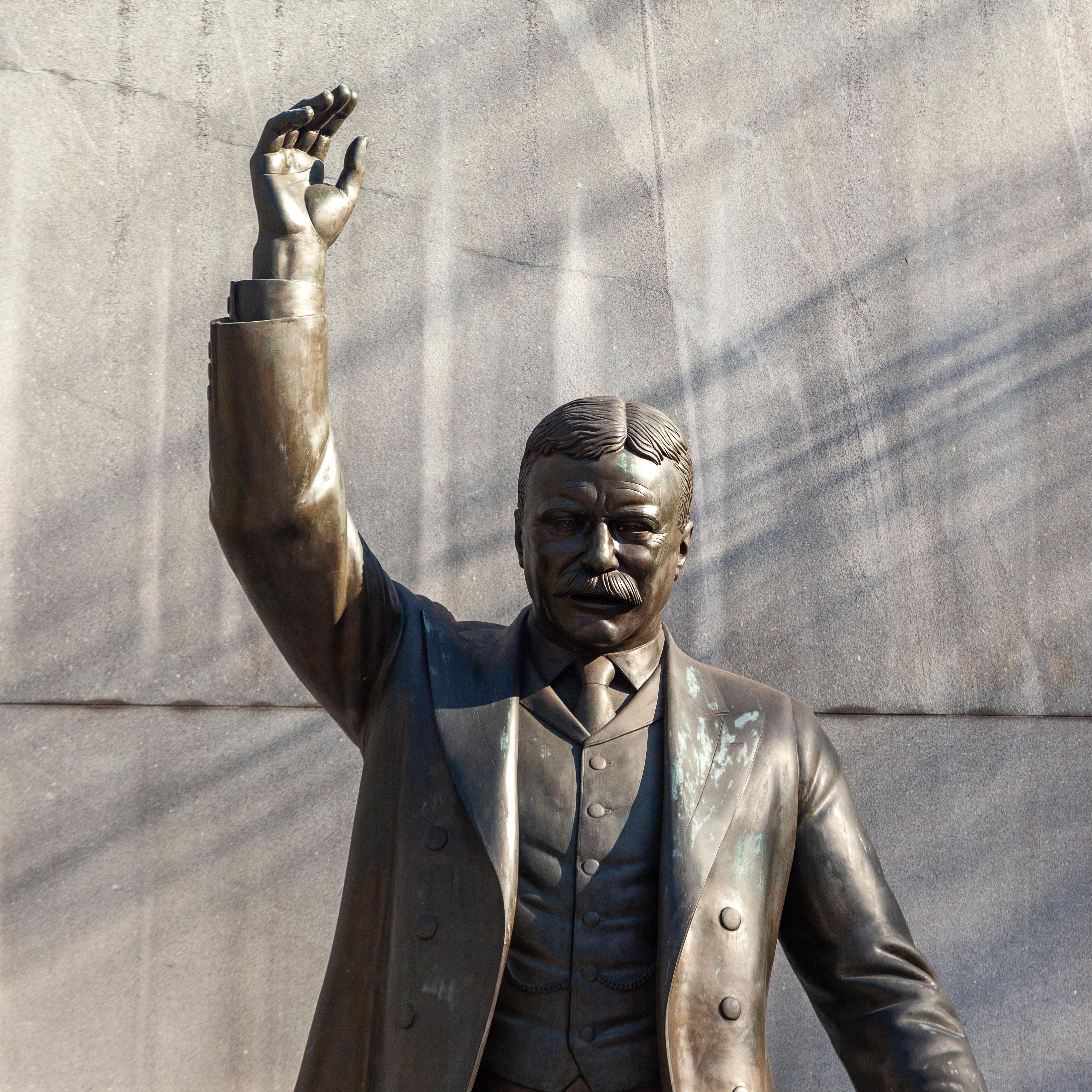 TR Statue