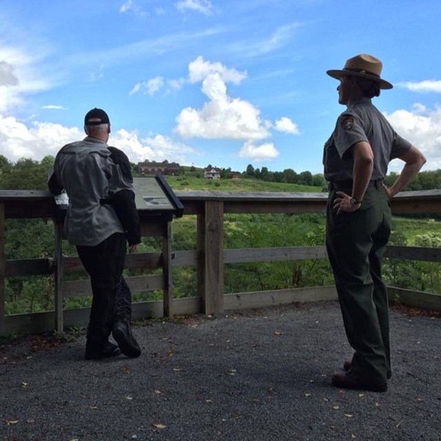 Wreath on the remains of the dam 