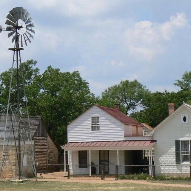 Living history farm (1918)