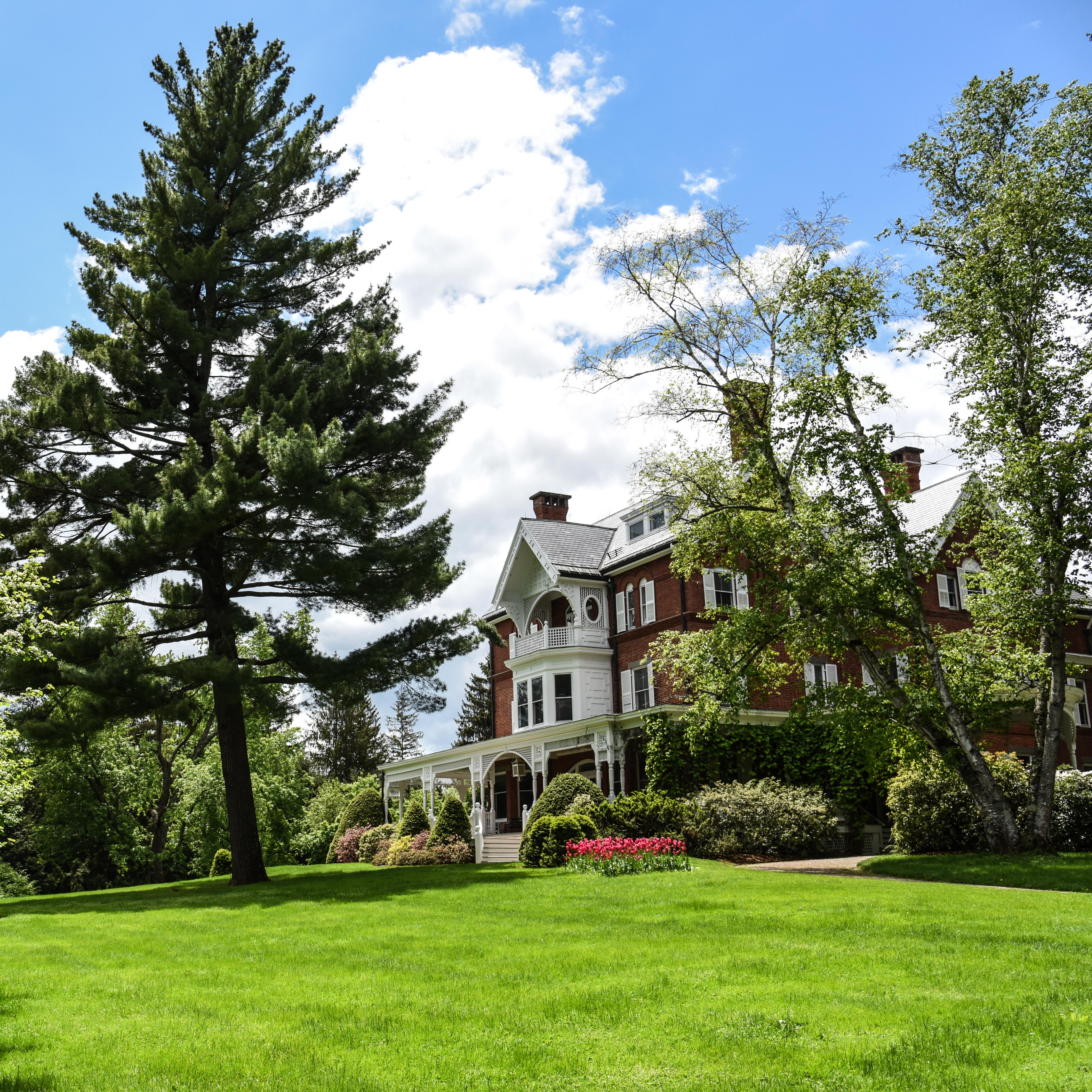 Marsh-Billings-Rockefeller mansion lawn in summer