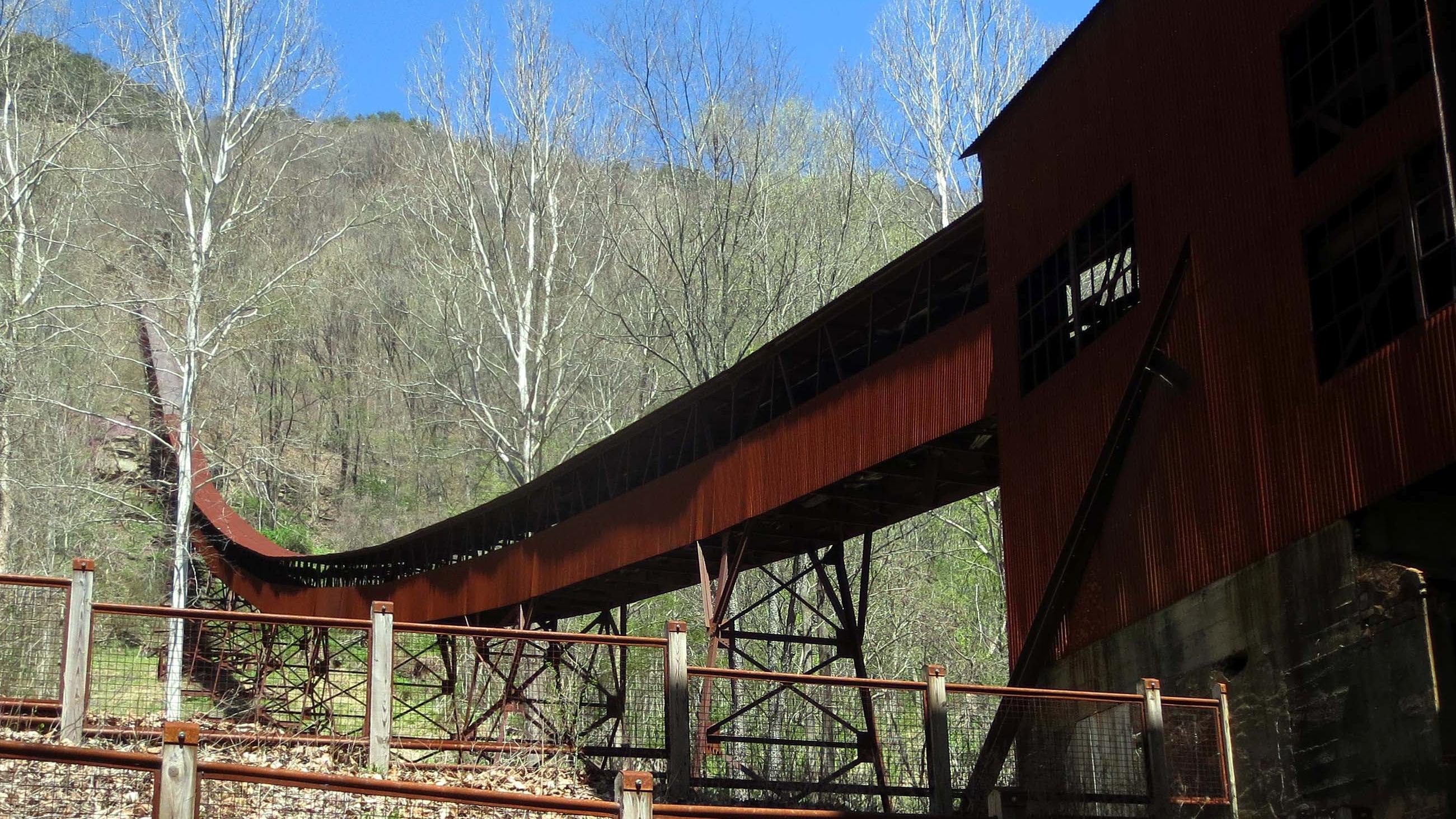coal conveyor and tipple