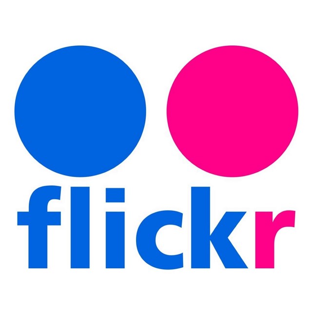 logo of social media site flickr