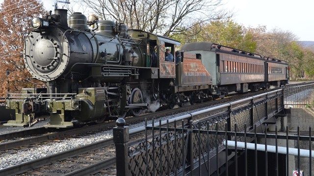 Baldwin Locomotive no.26 crossing bridge