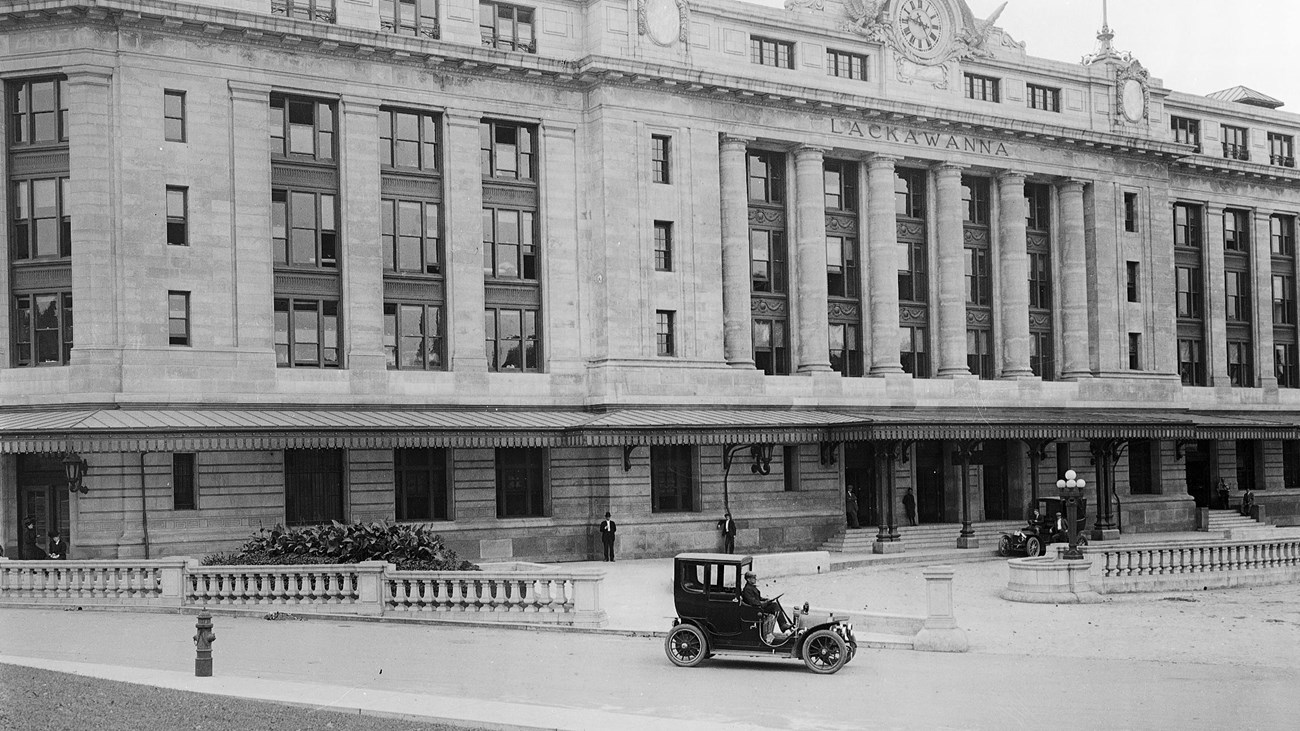 D.L.&W. passenger station façade