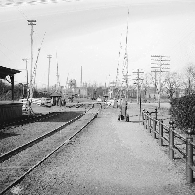 Milk platform and manned crossing