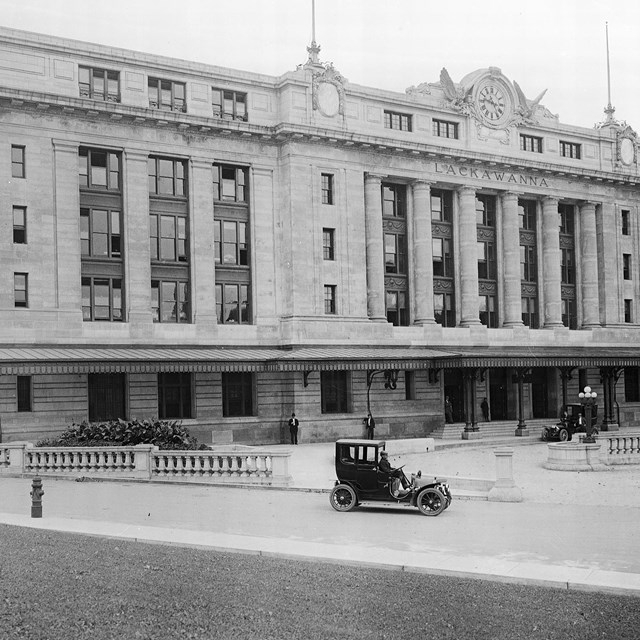 D.L.&W. passenger station façade