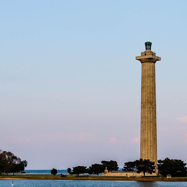 Perry's Monument by Alvintrusty cc by sa