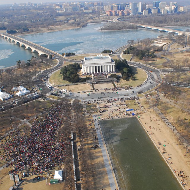 Aerial view of the Lincoln Memorial.