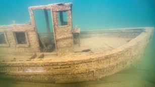 Underwater ship