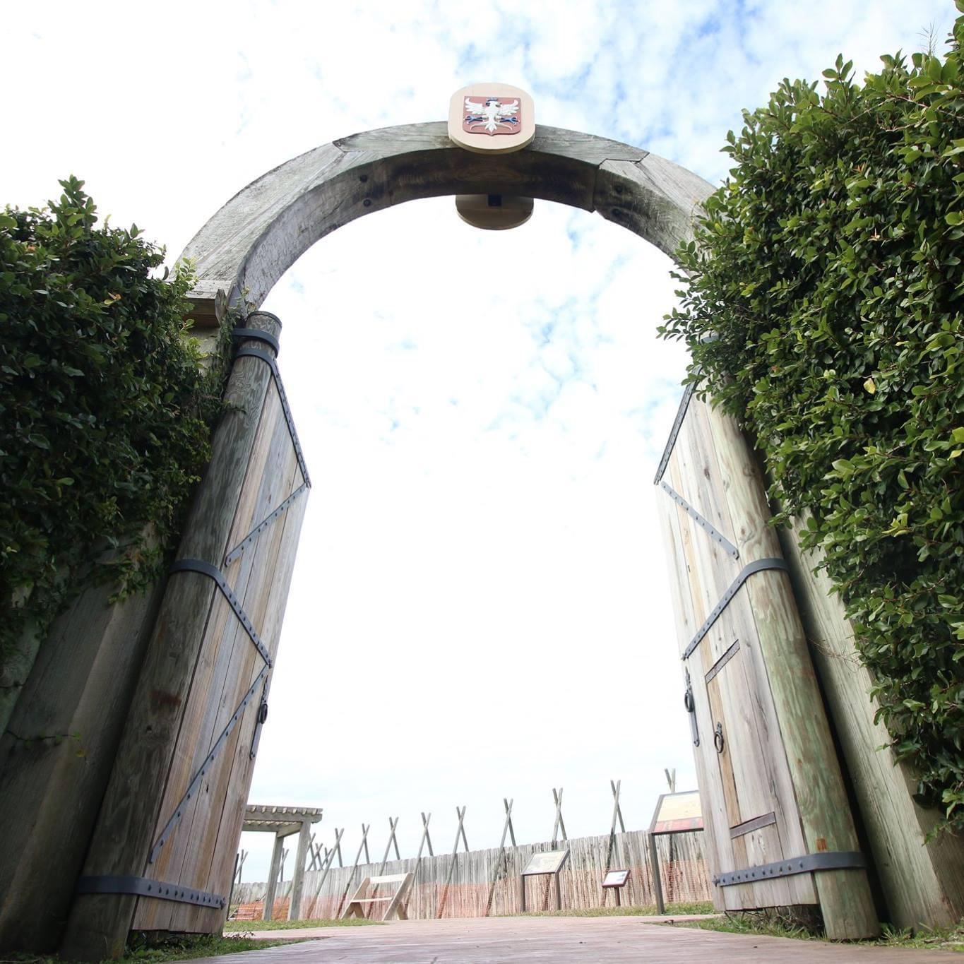 fort gate
