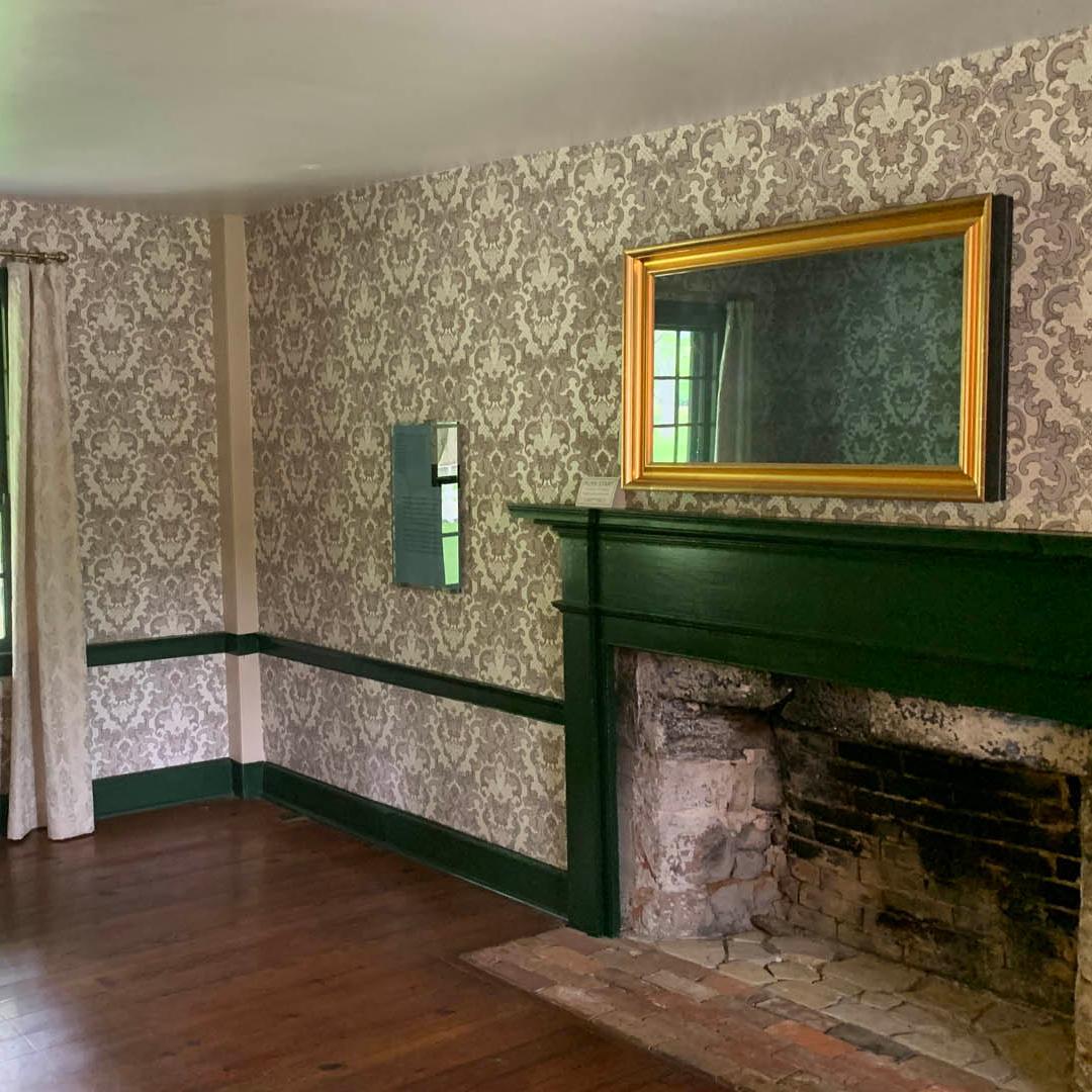 (Dining Room)