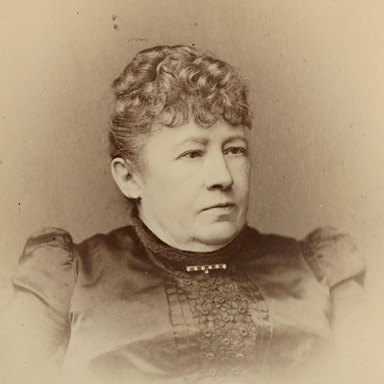 Cabinet card, Julia Dent Grant