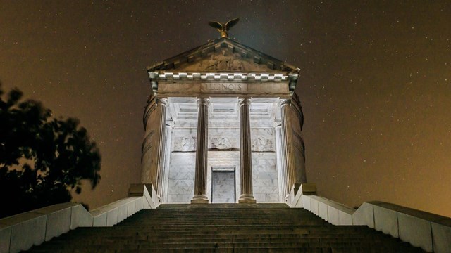 Illinois Memorial at night