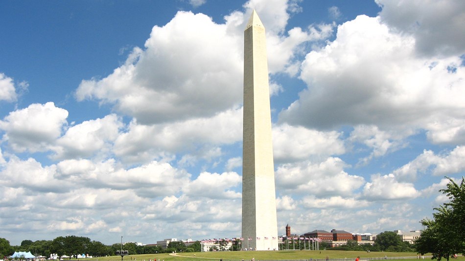 Color photo of the Washington Monument