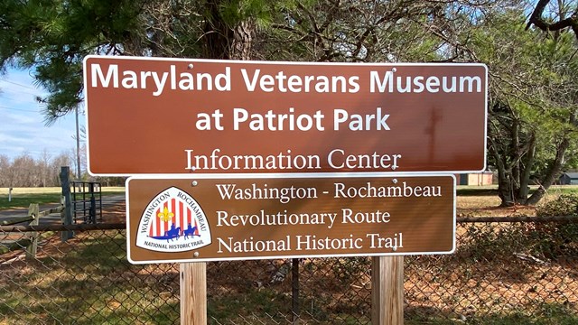 Trail sign of Washington Rochambeau Revolutionary Route