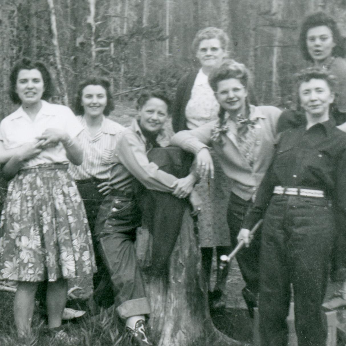 Women near Sheepeater Cliffs