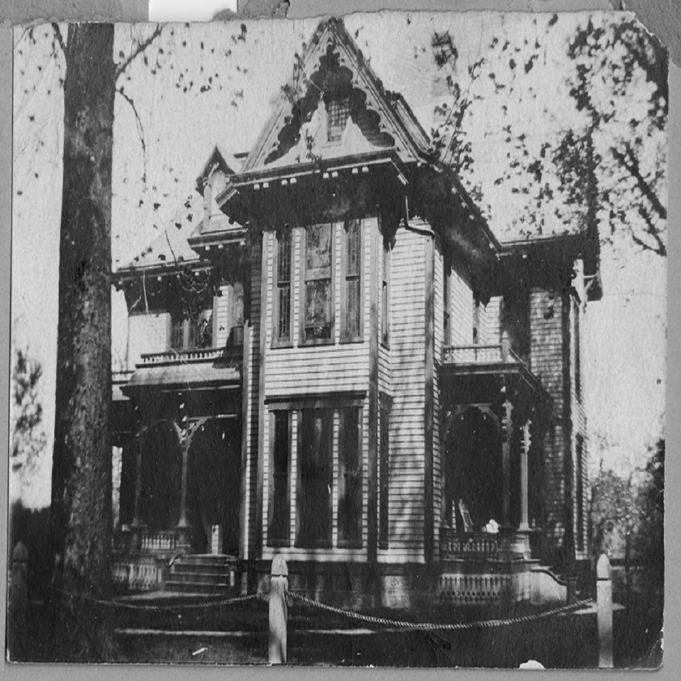 Black and white picture of 219 North Delaware Street, early 1900s