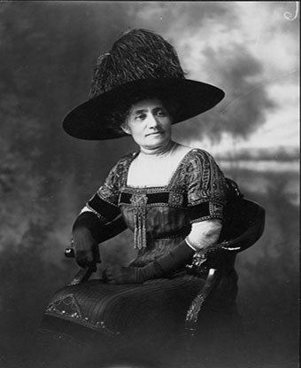 Wilhelmina Dowsett, c. 1918