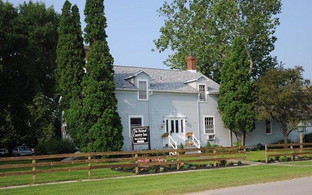 exterior of the die heimat country inn