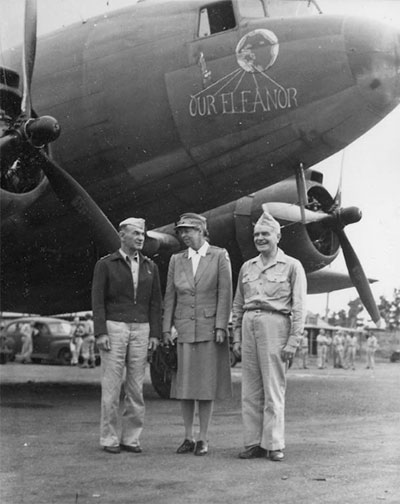 First Lady Eleanor Roosevelt with DC-3 and crew