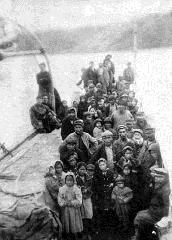 historical photo of a group of Katmai people