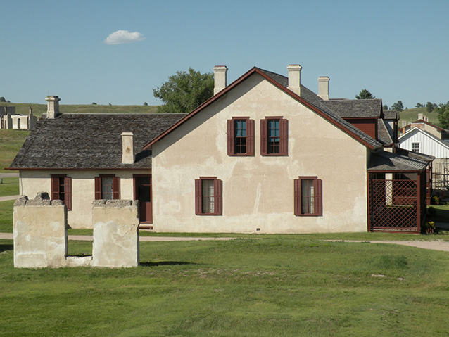 Officer's quarters, 2010 (R. Skeirik, NPS)