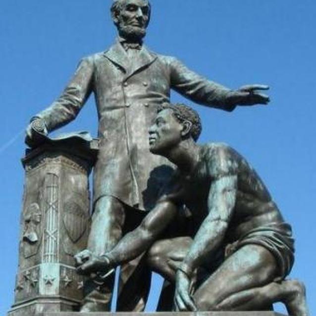 Photo of Emancipation Memorial, showing Abraham Lincoln freeing a slave