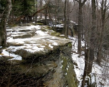 snow covered sandstone rock outcrops at the Ledges