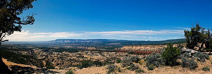 The view from the Plug Hat Butte Trail provides a sweeping panorama over surrounding canyons and the northern part of the Uintah Basin.