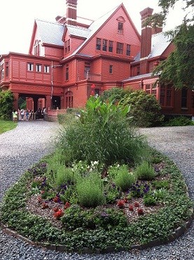 Oval Garden at Glenmont