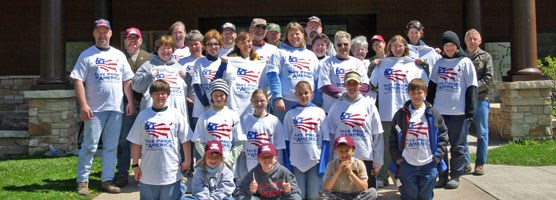 National Park Week / Earth Day Take Pride In America Volunteers at Effigy Mounds.