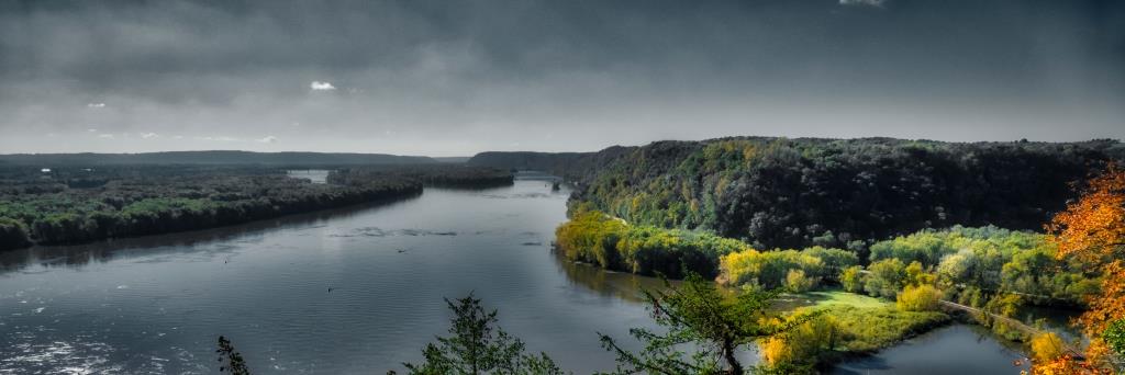 View of Mississippi River Valley from Fire Point Overlook