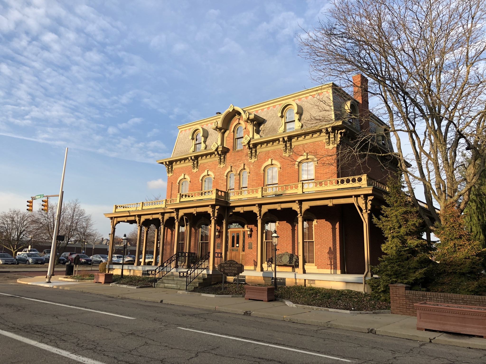 The Saxton House at First Ladies National Historic Site with fall leaves on and round the front porch