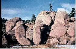 Granite boulders on Boulder Creek trail