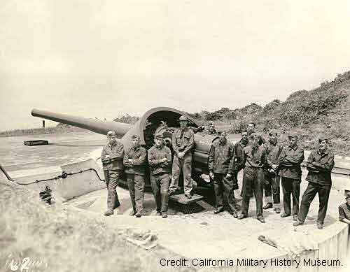 Photo of soldiers in front of Battery Chamberlain