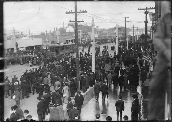 OutsidetheExpositionGates