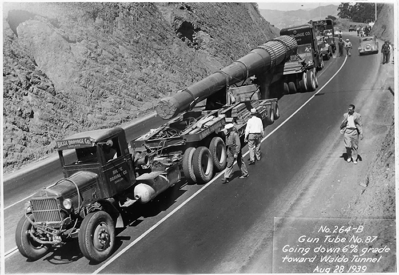 photo of a trailer transporting a 16-in gun near Waldo Grade in 1939
