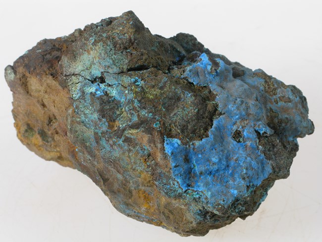 Dark gray Vishnu rock specimen with blue tint