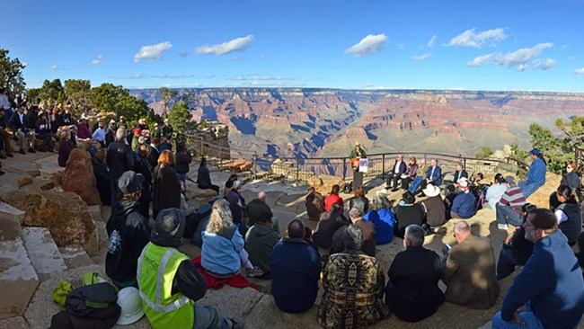 Crowd at Mather Point