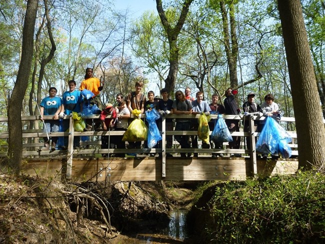 Scouts on Potomac Watershed Cleanup Day