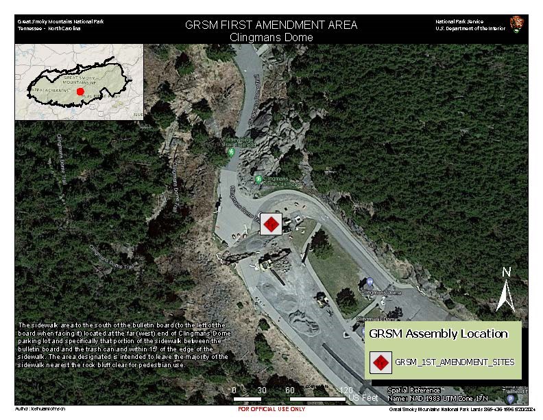 Clingmans Dome 1st Amendment Area map. Red diamond in white square on sidewalk south of bulletin board at far (west) end of parking lot, between bulletin board and trash can, within 15’ of sidewalk edge. Inset park map in corner. Scale: 120 ft