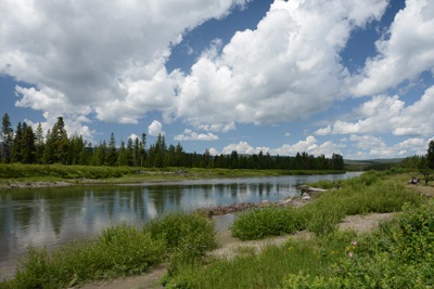Scenic Snake River flows through the John D. Rockefeller, Jr. Memorial Parkway (Photo Credit: D. Lehle, NPS)